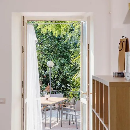 Bertacchi - Inside And Out Como