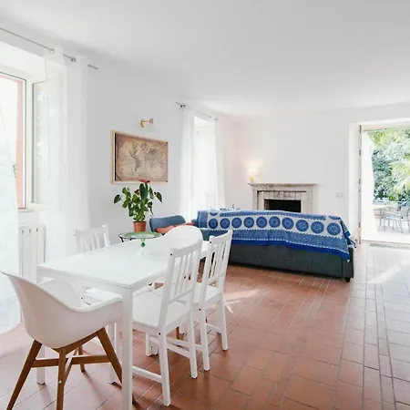 Bertacchi - Inside And Out Сasa de vacaciones Como