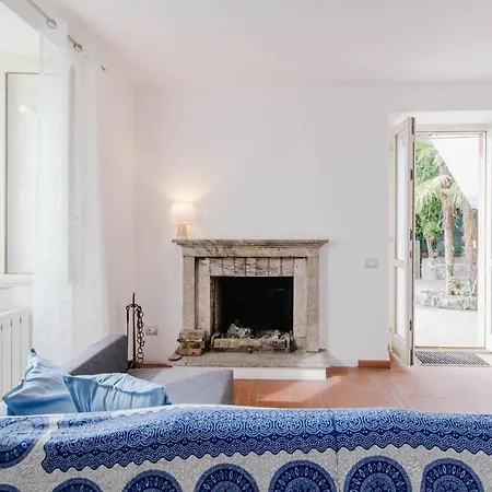 Bertacchi - Inside And Out Holiday home *