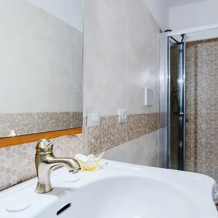 Bertacchi - Inside&out Feriehus Como