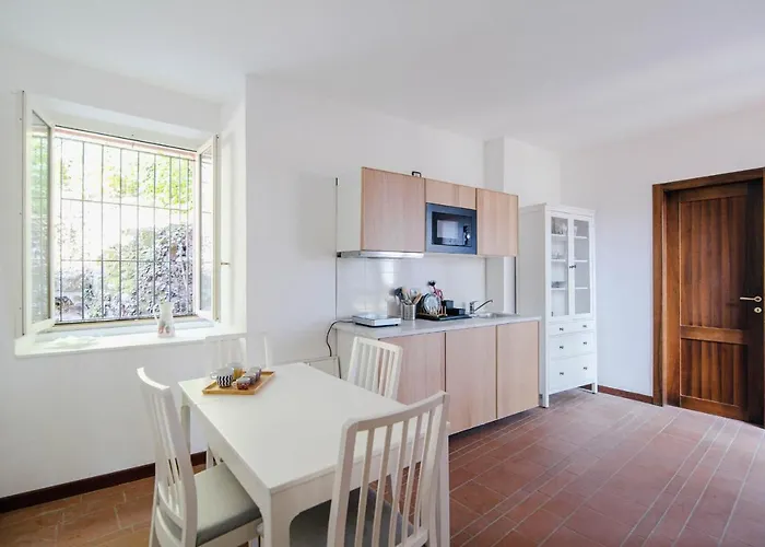 Bertacchi - Inside And Out קומו