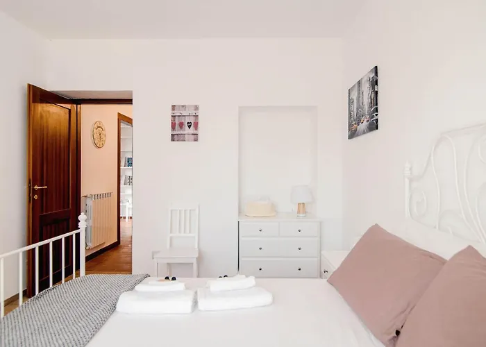 Bertacchi - Inside And Out בית נופש קומו