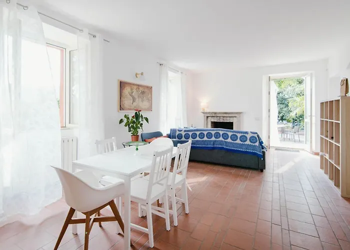 Bertacchi - Inside And Out Holiday home Como