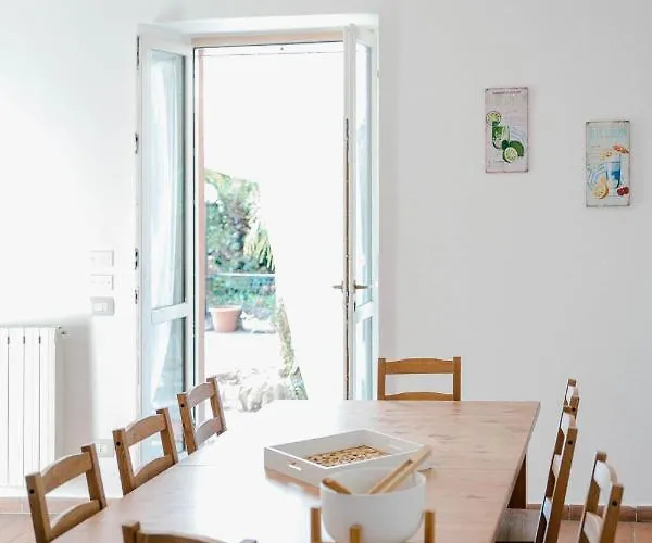 Bertacchi - Inside And Out Holiday home Como